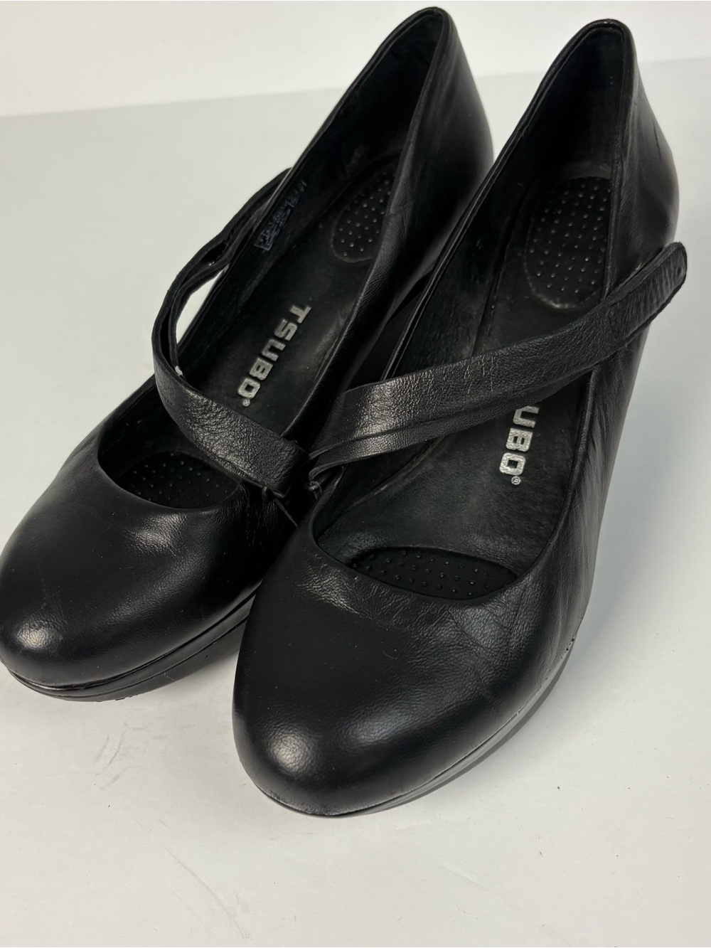 Tsubo Black Leather Cross-Strap Mary Jane Heels